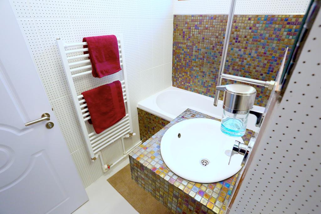 Soho Apartment Near Ceronav Galati  Room photo